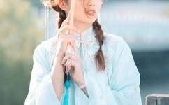 女学生在公交车上上演疯狂输出